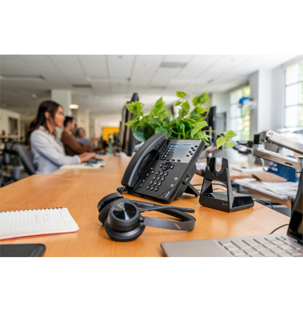 poly-micro-casque-voyager-4320-m-certifie-microsoft-teams-dongle-bt700-base-de-chargement-77z32aa