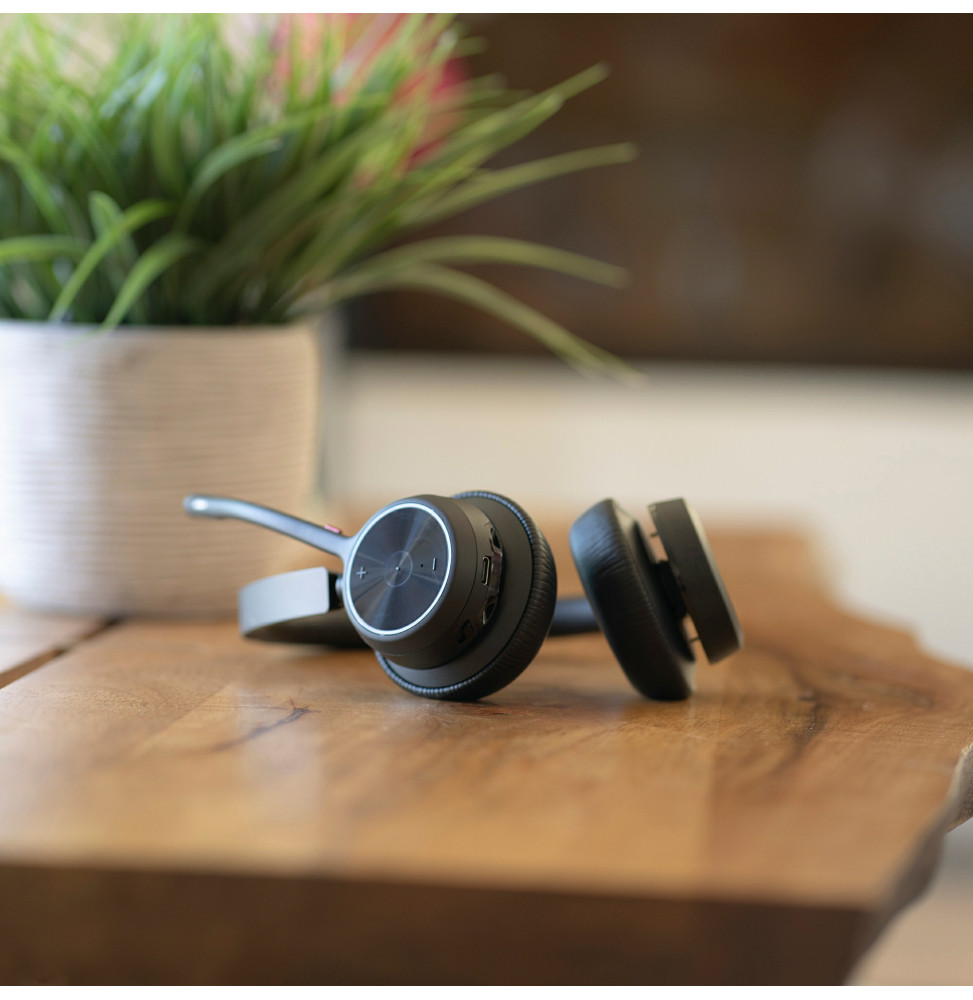 poly-micro-casque-voyager-4320-usb-c-dongle-bt700-base-de-chargement-77z31aa