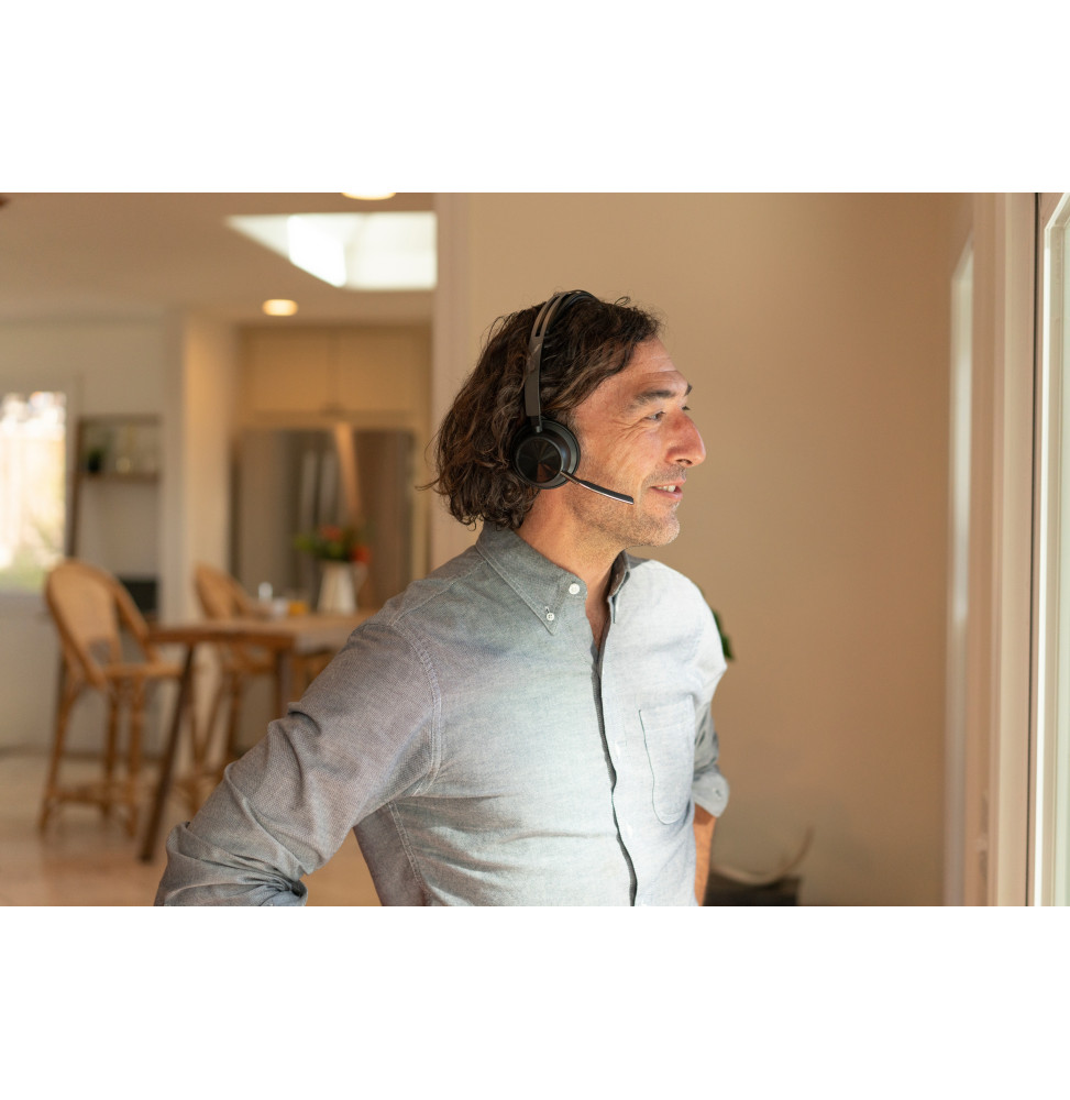 poly-voyager-focus-2-usb-c-c-headset-usb-c-a-adapter-charging-stand-9t9j5aa