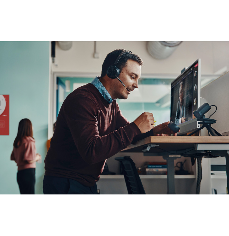 poly-voyager-focus-2-usb-c-c-headset-usb-c-a-adapter-voyager-focus-2-usb-c-c-headset-usb-c-a-adapter-9t9j3aa